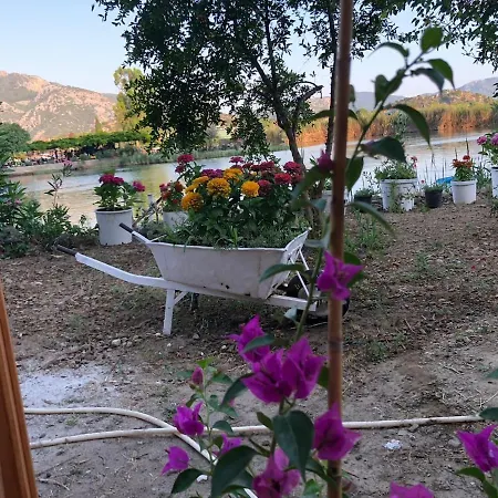 Caunos Bed & Breakfast